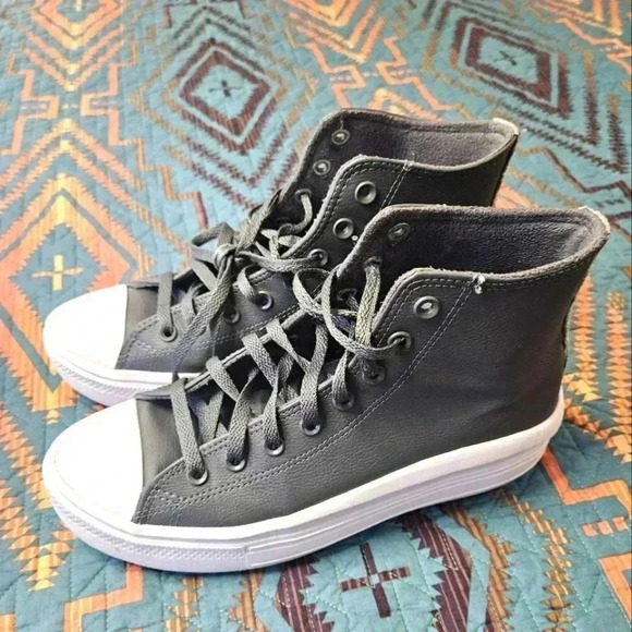 Like new Woman's Chuck Taylor‎ All Star - Picture 4 of 8